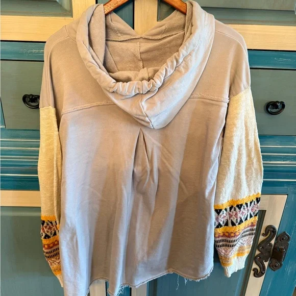 easel Light Beige Knit Hoodie with Drawstring - Picture 2 of 5